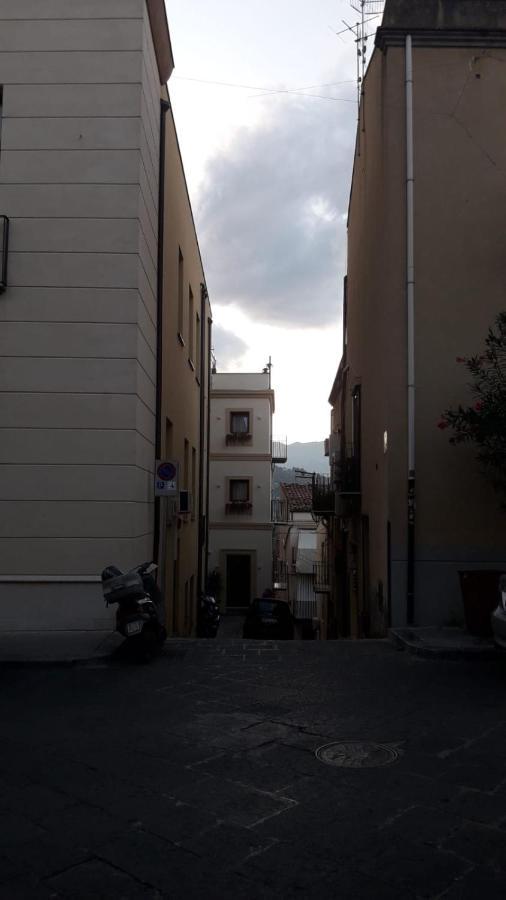 Donjon Suite Centro Storico 卡斯特布奥诺 外观 照片